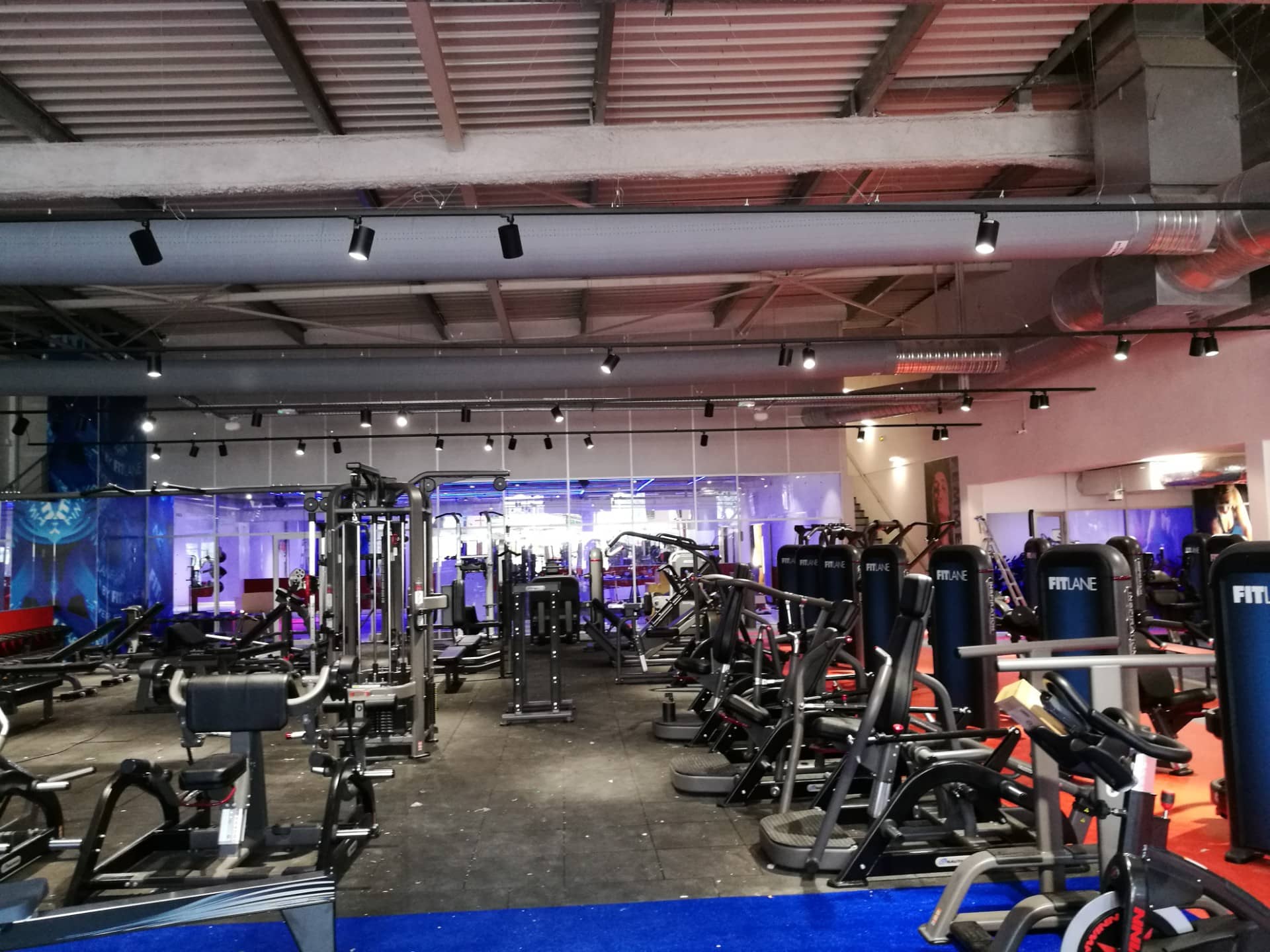 UBIQ – SALLE DE SPORTS FITLANE 01